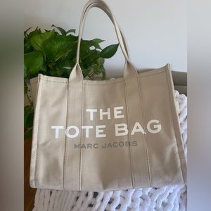 MARC JACOBS THE TOTE BAG